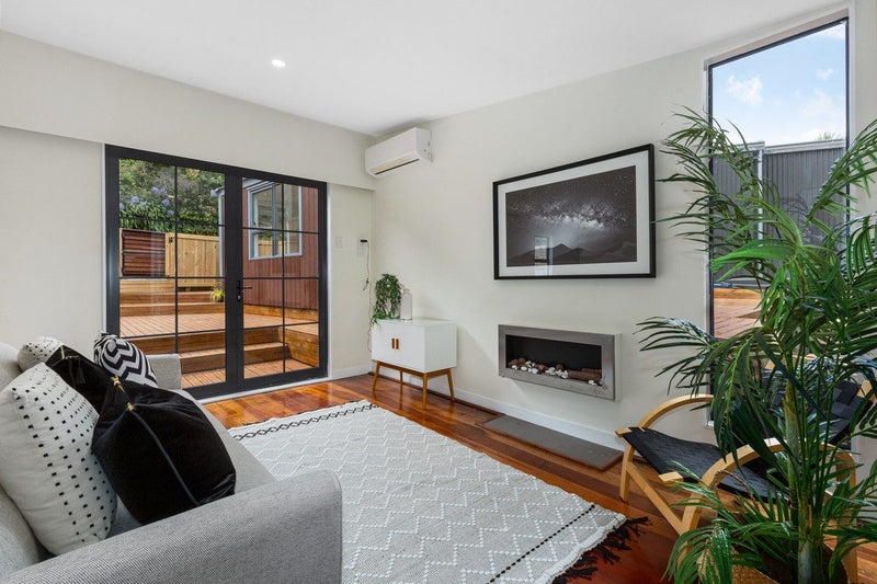 53 Cluny Road, Plimmerton, Porirua - Carousel 2