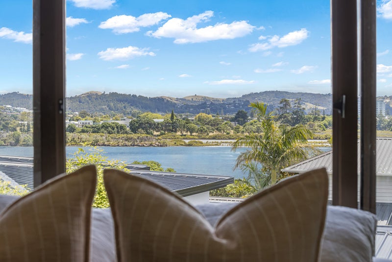 28 Pohutukawa Avenue, Red Beach, Red Beach - Carousel 2