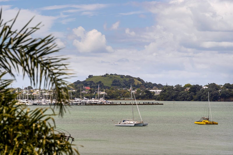 2 Beach Road, Northcote Point, Auckland - Carousel 2
