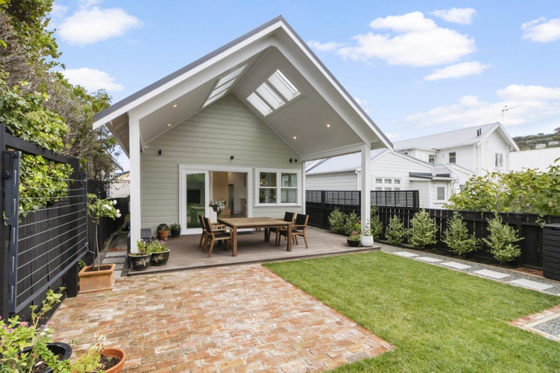 59 Endeavour Street, Lyall Bay, Wellington - Carousel 2