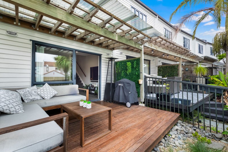 3/21 Armoy Drive, East Tamaki, Auckland - Carousel 1