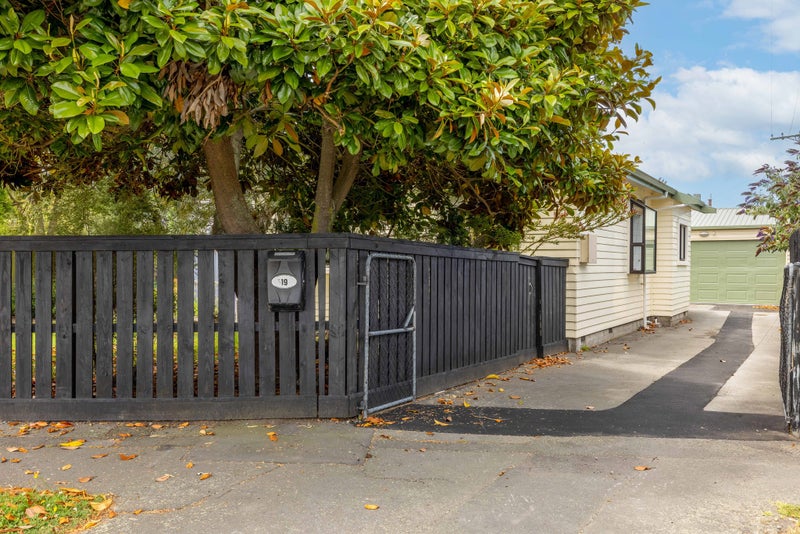 19 Marriotts Road, North New Brighton, Christchurch - Carousel 2