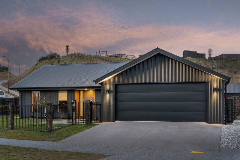 1 Ashenhurst Way, Lower Shotover, Queenstown - Carousel 1