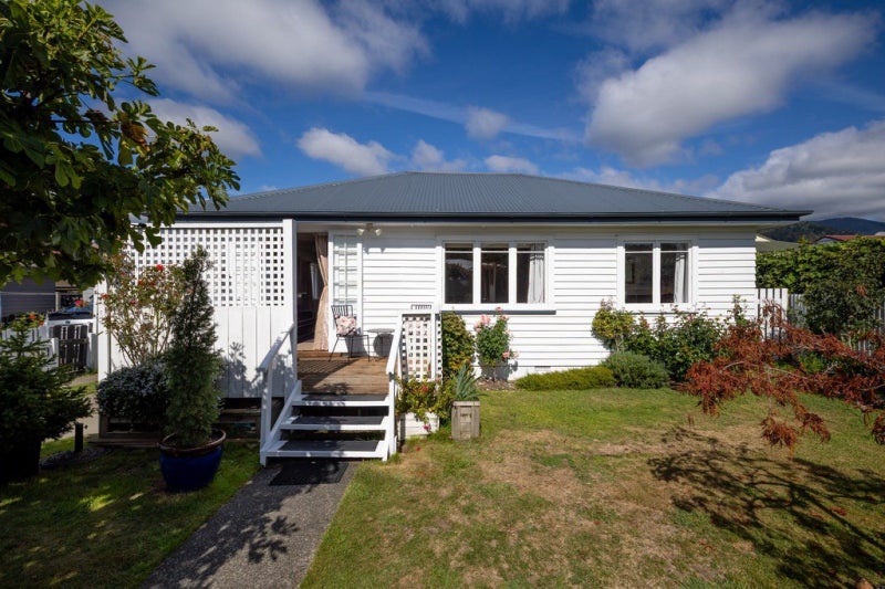 6 Rimu Street, Toi Toi, Nelson - Carousel 1