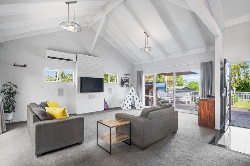 1 Oraha Road, Huapai, Kumeu - Carousel 1