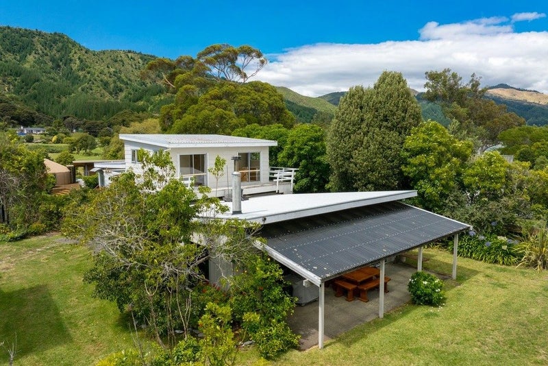 5 Cornwall Place, Tata Beach, Tākaka - Carousel 1