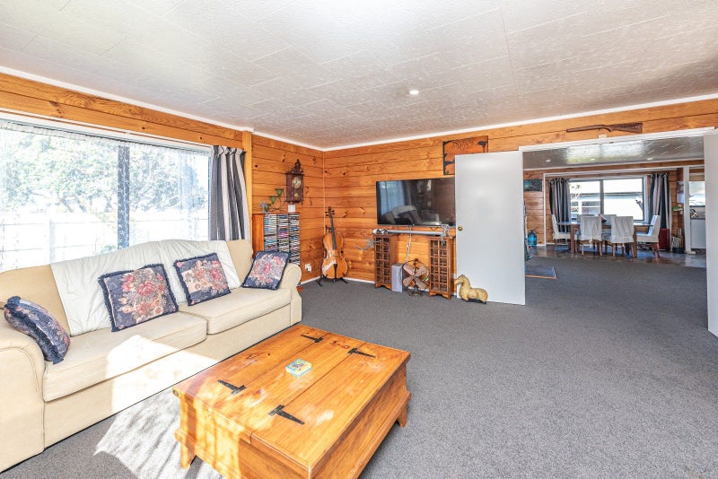 49 Manuka Street, Castlecliff, Whanganui - Carousel 1