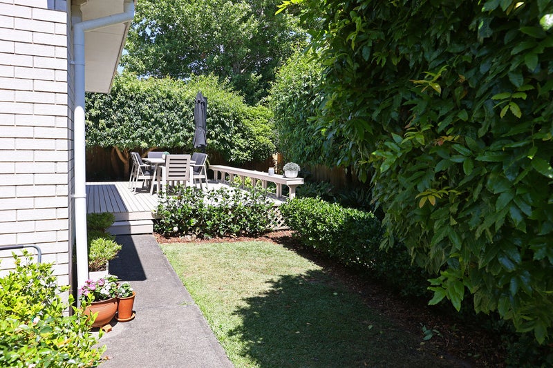 2/22 Septimus Place, Henderson, Auckland - Carousel 16