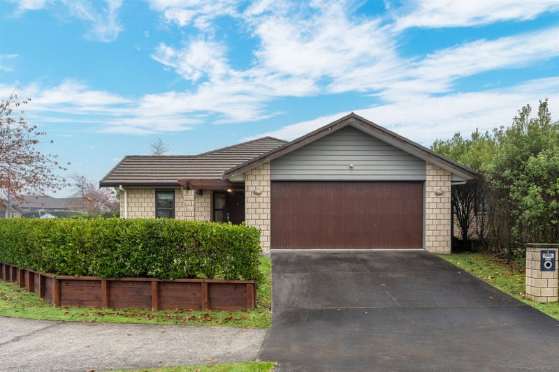 1 Keston Crescent, Flagstaff, Hamilton - Carousel 1