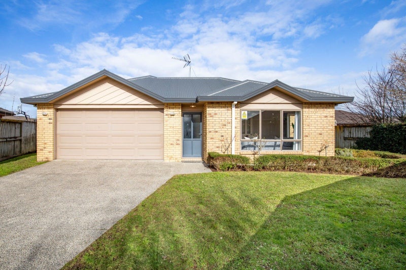 9 Miers Glade, Rototuna North, Hamilton - Carousel 1