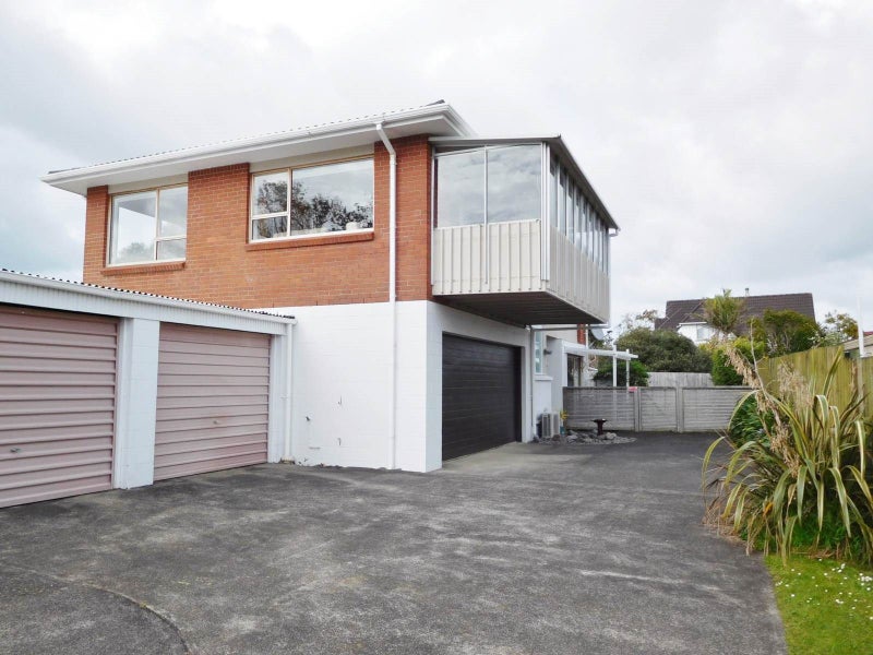 2/13 Fenwick Avenue, Milford, Auckland - Carousel 1