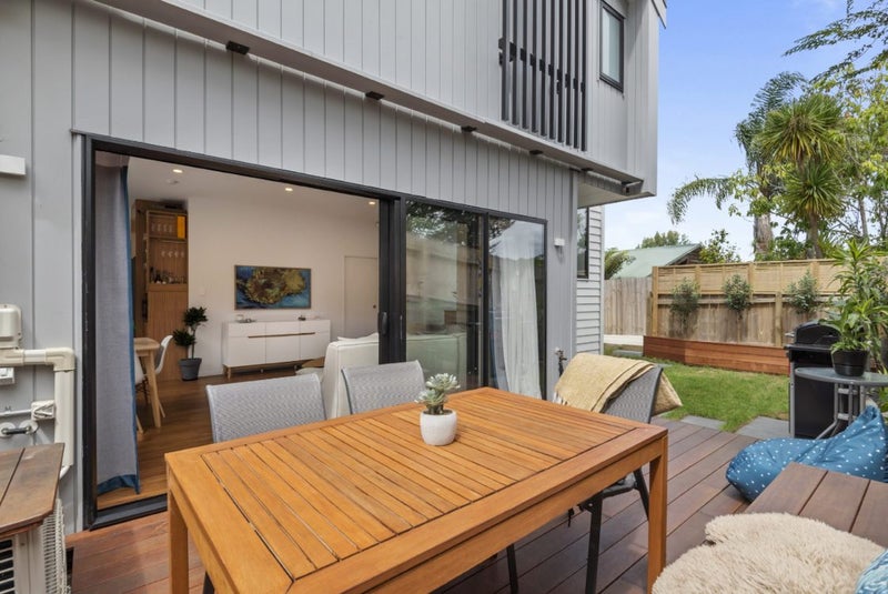 132A Stapleford Crescent, Browns Bay, Auckland - Carousel 2