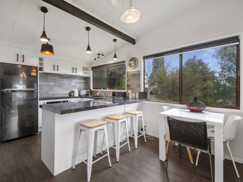 4 Green Place, Richmond Heights, Taupo - Carousel 1