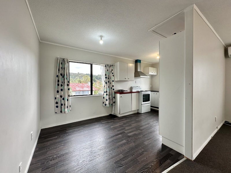 24 Blueberry Grove, Timberlea, Upper Hutt - Carousel 2