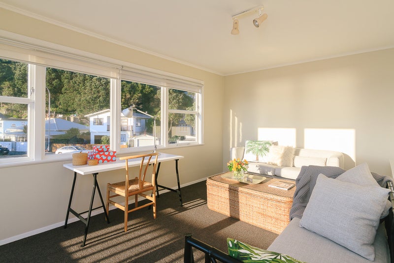 2/82 Muritai Road, Eastbourne, Lower Hutt - Carousel 2