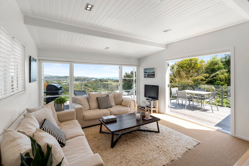 7 Giles Road, Ostend, Waiheke Island - Carousel 1
