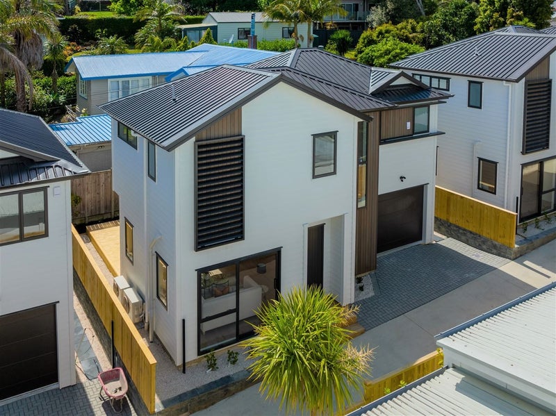 6B Kenmure Avenue, Forrest Hill, Auckland - Carousel 1