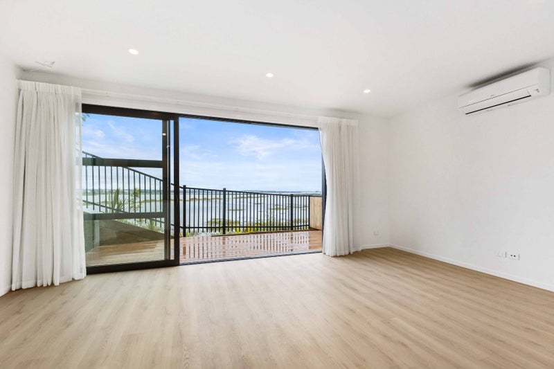 82 Alford Street, Waterview, Auckland - Carousel 1