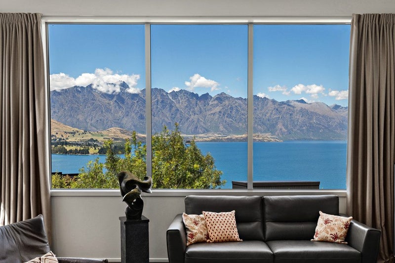 9 Matakauri Place, Fernhill, Queenstown - Carousel 2