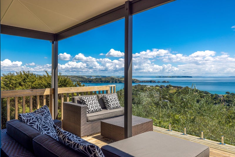 68 Hauraki Road, Oneroa, Waiheke Island - Carousel 1