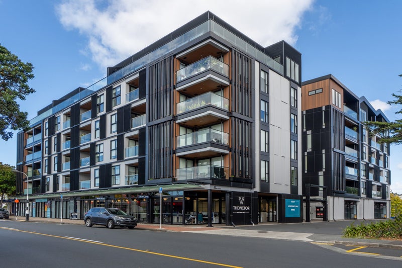 208/4 Bute Road, Browns Bay, Auckland - Carousel 1