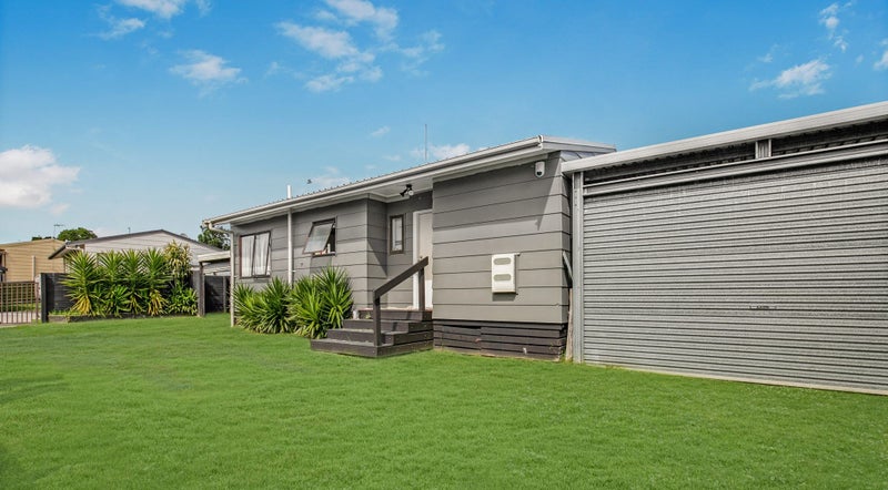 1/9 Maplesden Drive, Clendon Park, Auckland - Carousel 2