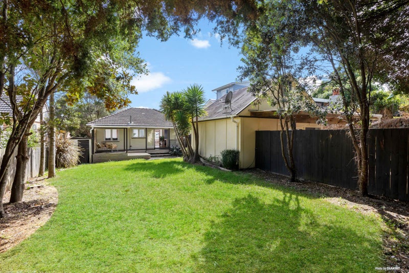 16 Levonia Street, Morningside, Auckland - Carousel 2