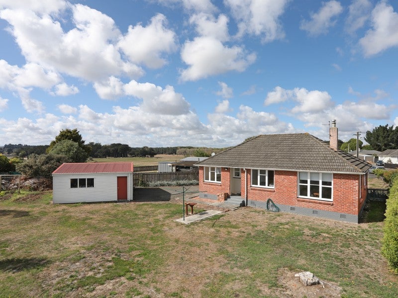 13 Ward Street, Bulls - Carousel 1