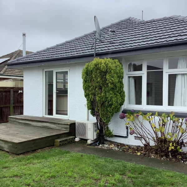 18 Avonhead Road, Avonhead, Christchurch - Carousel 1