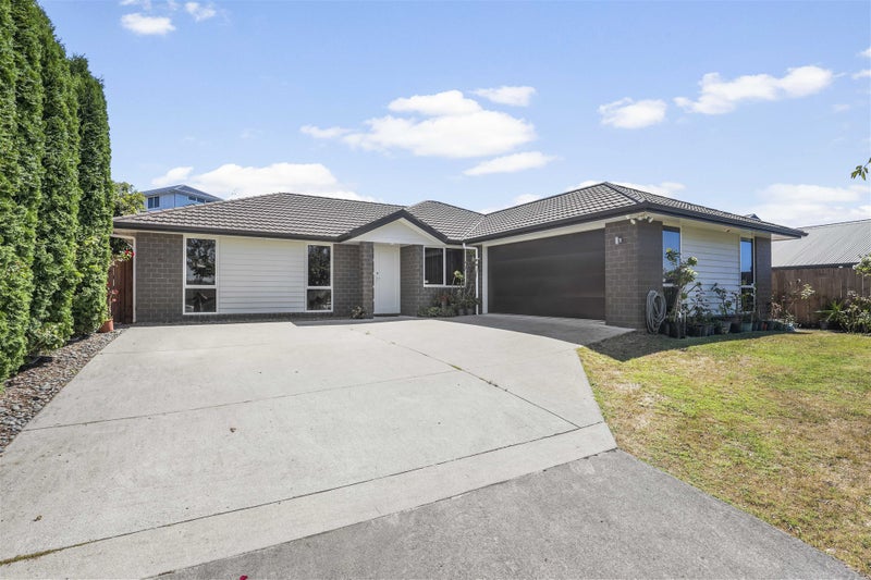 64 Farnborough Drive, Grandview Heights, Hamilton - Carousel 1