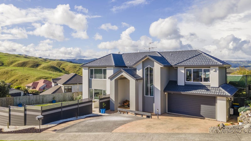 12 Pendennis Point, Camborne, Porirua - Carousel 1