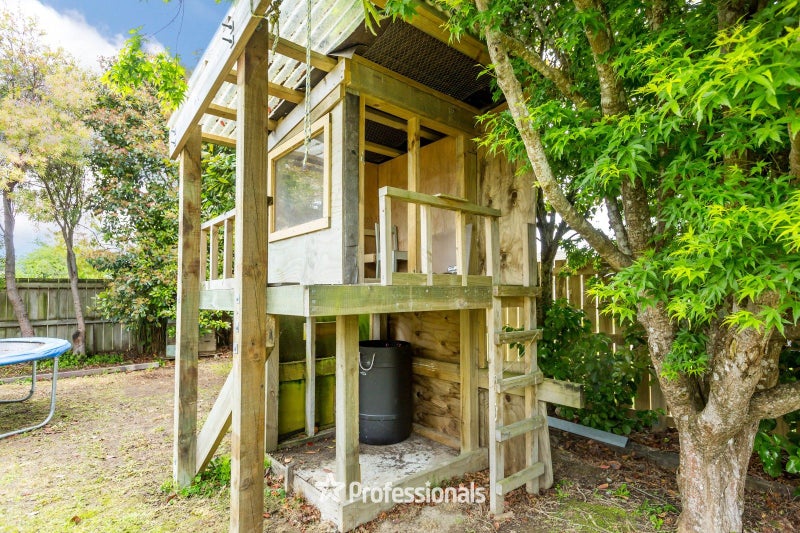 8 Maher Street, Elderslea, Upper Hutt - Carousel 2