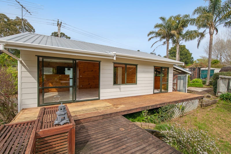 20A Hobbs Road, Matakatia, Whangaparaoa - Carousel 1