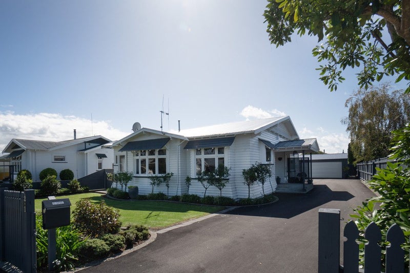 21 Burns Avenue, Takaro, Palmerston North - Carousel 1