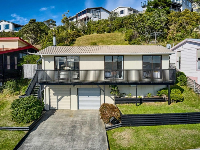 48 Chapman Street, Newlands, Wellington - Carousel 1