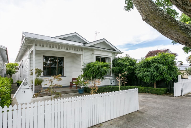 11 Mcdonald Street, Napier South, Napier - Carousel 1