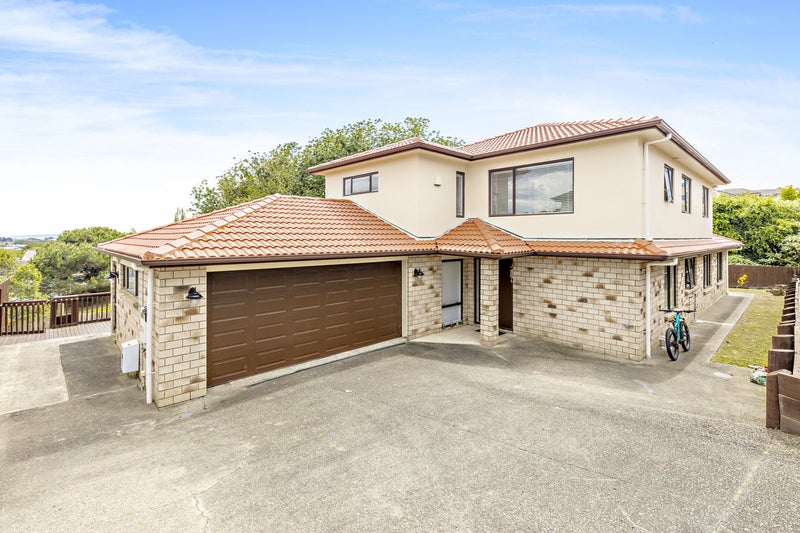 9 Pistachio Place, Goodwood Heights, Auckland - Carousel 1