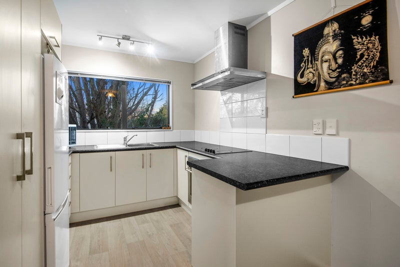 2/72 Hyperion Drive, Randwick Park, Auckland - Carousel 2