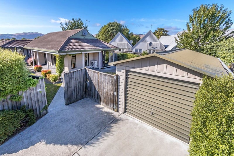 14 Flaxwood Lane, Waltham, Christchurch - Carousel 12