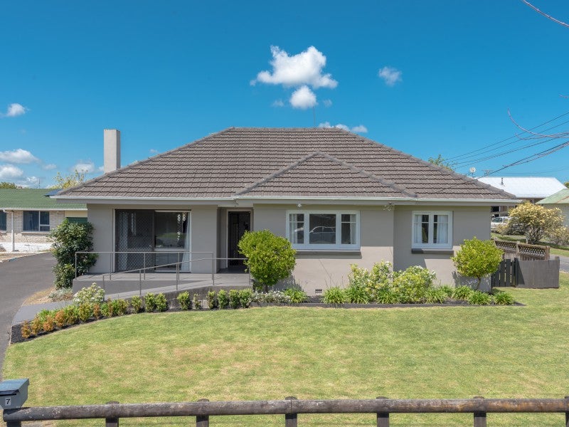 7 Storey Avenue, Forest Lake, Hamilton - Carousel 1