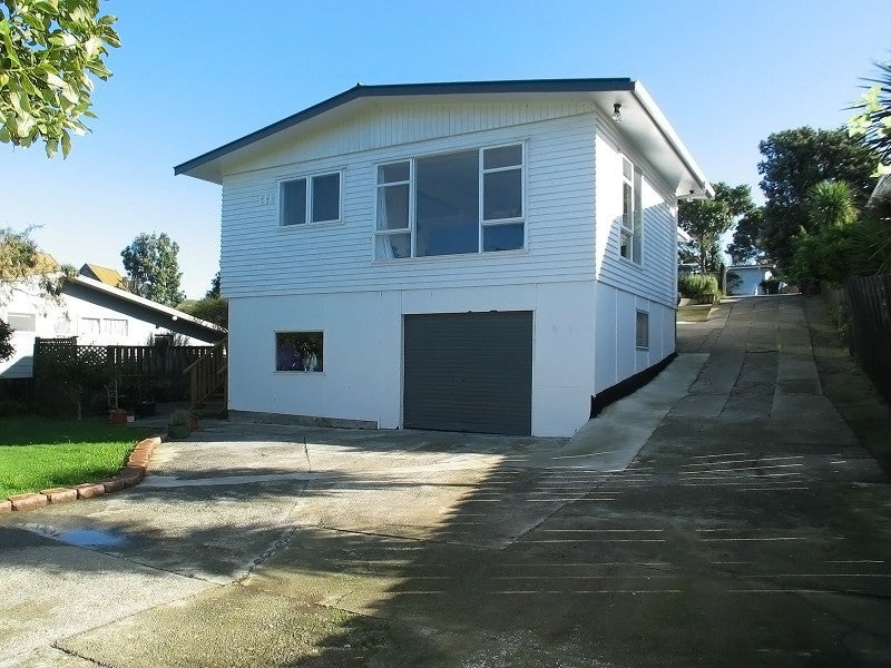 12 Sea Vista Drive, Pukerua Bay, Porirua - Carousel 1