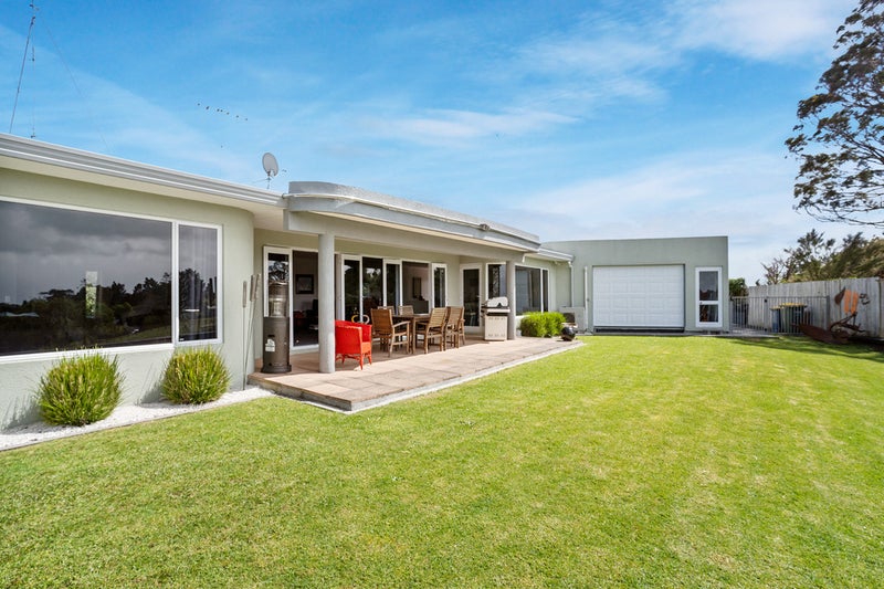 62 Christian Road, Swanson, Auckland - Carousel 1
