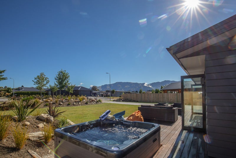 5 Paradise Place, Lake Hāwea - Carousel 1