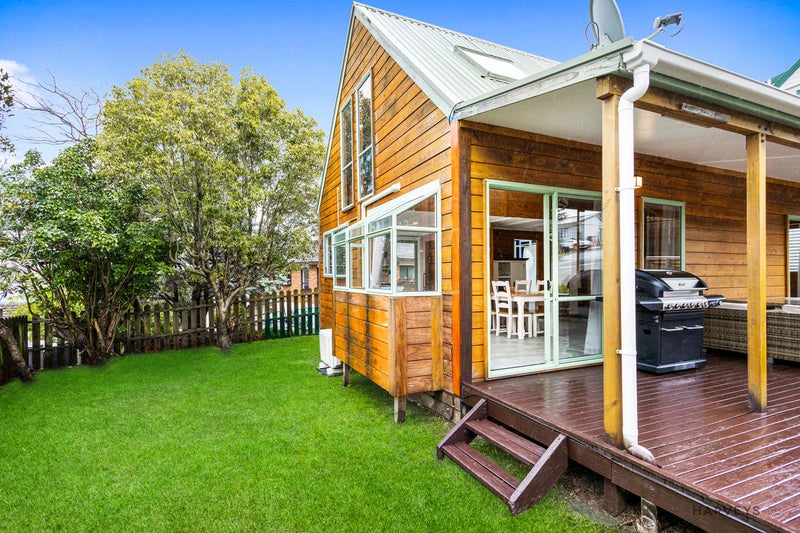 9A Madigan Place, Glendene, Auckland - Carousel 2