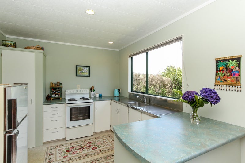 8 Hobart Drive, Spotswood, New Plymouth - Carousel 16