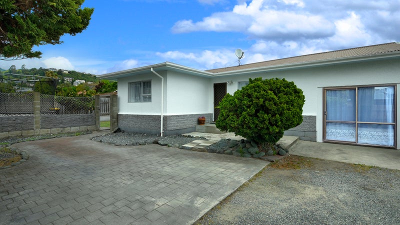 2/393 Main Road, Stoke, Nelson - Carousel 1