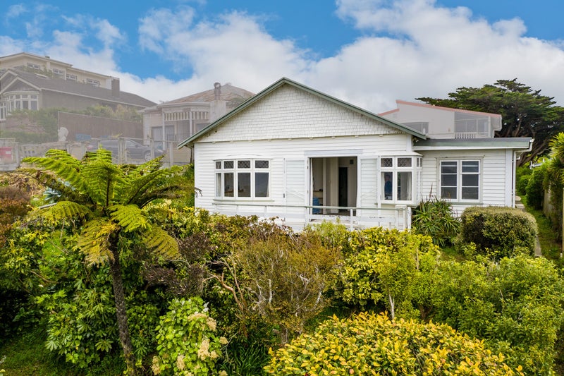 85A Karepa Street, Brooklyn, Wellington - Carousel 1
