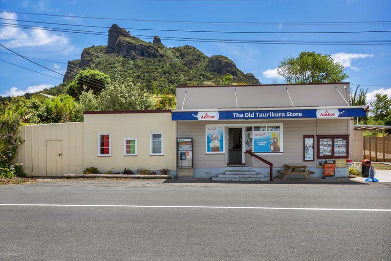1880 Whangarei Heads Road, Whangārei Heads - Carousel 1