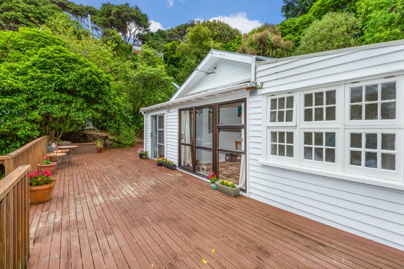 45 Airlie Road, Plimmerton, Porirua - Carousel 1