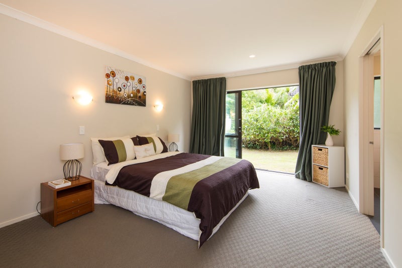 29 Hoskins Avenue, Hillsborough, Auckland - Carousel 18